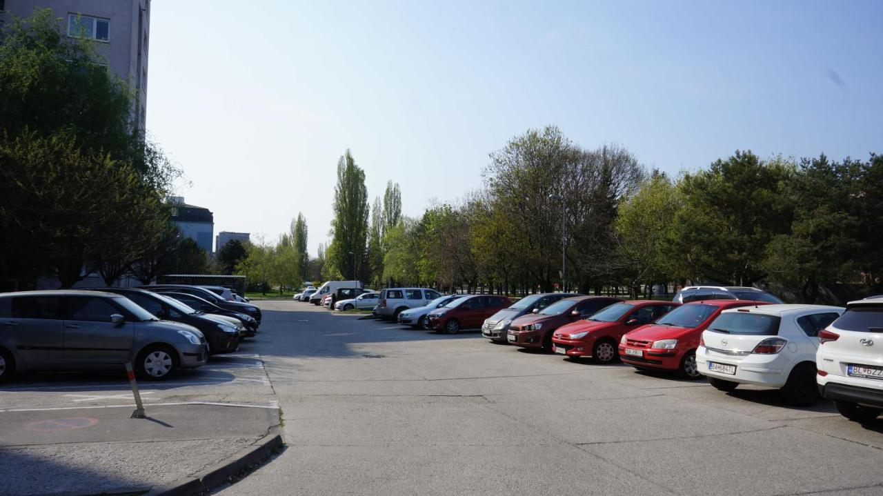 Vesna Convenient Apartment Bratislava Bagian luar foto